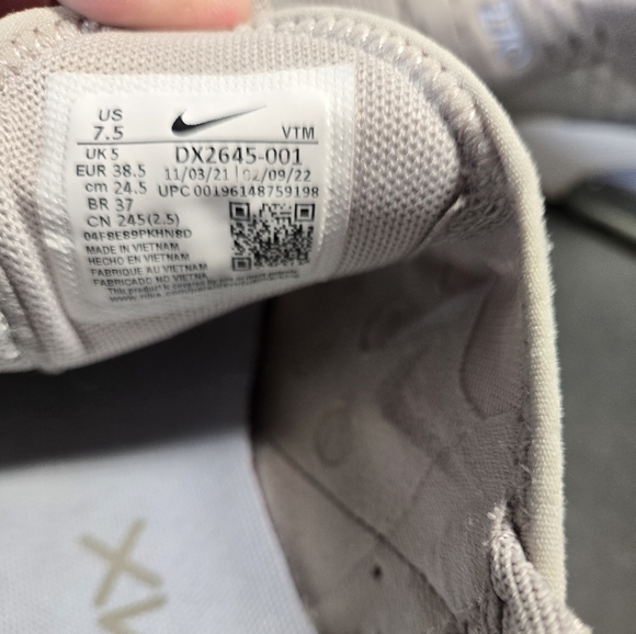 Nike Women's Air Max 270 Iron Grey Sneakers Size 7.5 - Picture 6 of 6